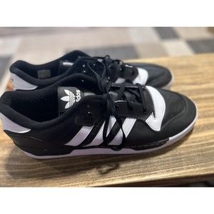 Adidas Sz ** 18** Men’s EUC  EG8063 Rivalry Low Black White OG Classic 90s 80s